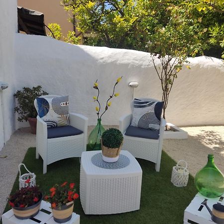 Casa Vacanze Con Giardino I Girasoli - Cin It 09006 - 9 C 2000 R4042- Sorso Esterno foto
